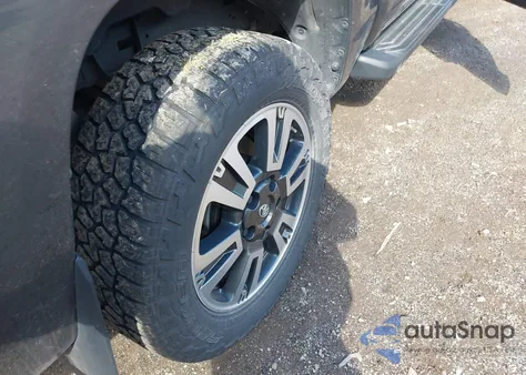 2019 Toyota Tundra Sr5 5.7L V8 z USA, uszkodzony, nr VIN 5TFDY5F14KX834757